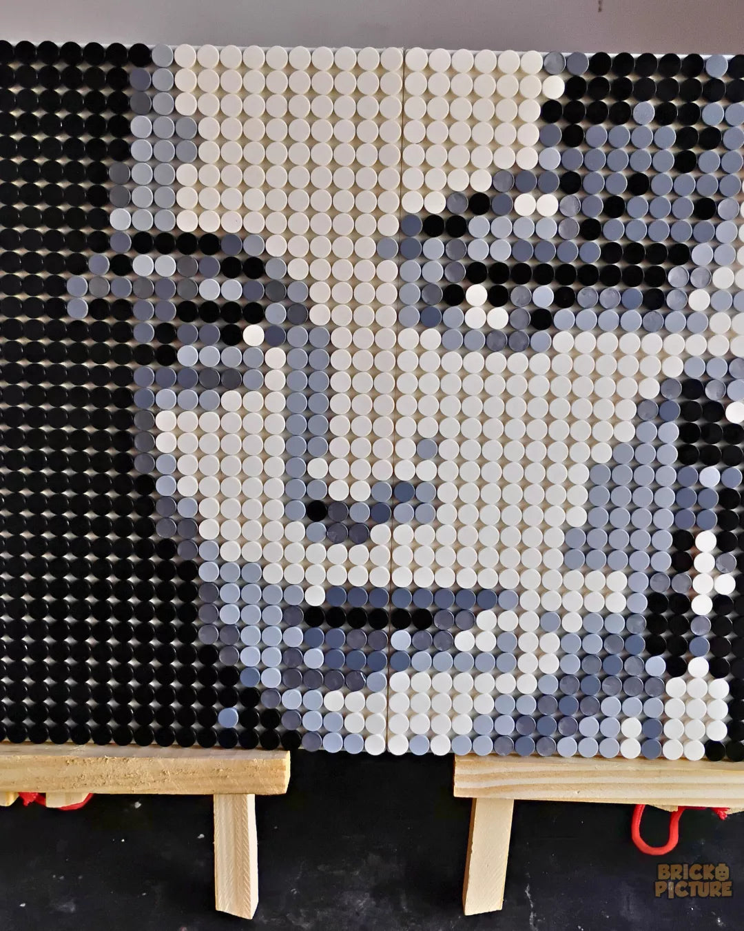 Mosaico pixel art Retrato de Mon Laferte con bloques – 2048 Piezas