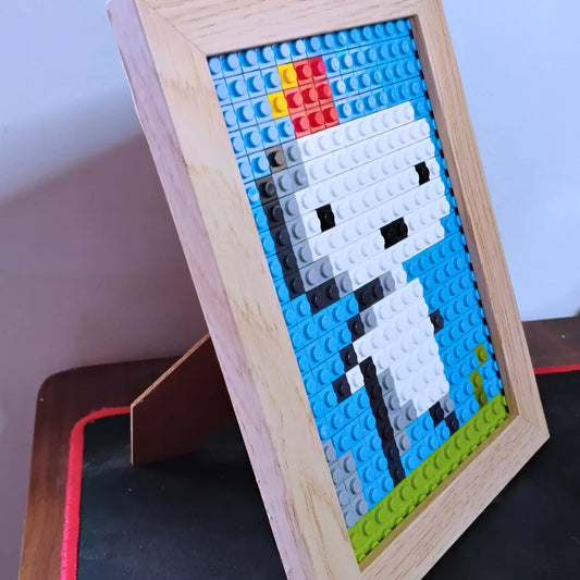 Cuadro Pixel Art FEZ (352 piezas) con marco de madera | Diseño Gamer Retro Indie | Brickpicture Chile